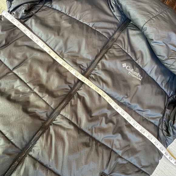 Men's Columbia Titanium Black Puffer Jacket Size 2XL - Picture 9 of 11